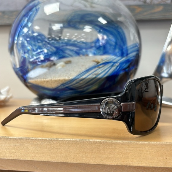 MK luxury sunglasses - Picture 5 of 5